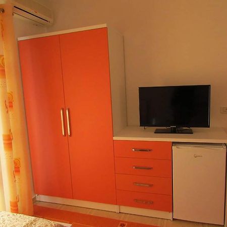 Vila Ahmeti Sarandë Exterior foto